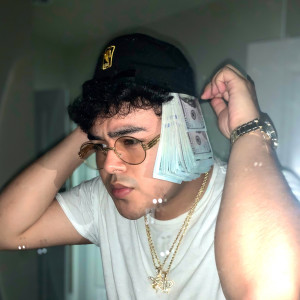Dengarkan Yng (Explicit) lagu dari Saint Phillip dengan lirik