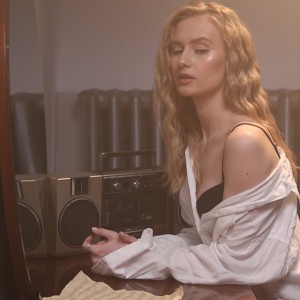Listen to Звикнути song with lyrics from Domiy