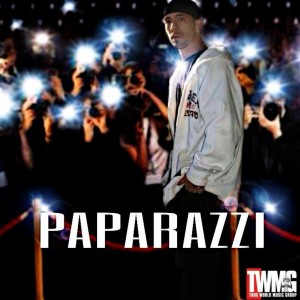 收聽Madman Mezzy的Paparazzi歌詞歌曲