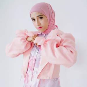 Dengarkan Istikharah Cintaku lagu dari El Alice dengan lirik