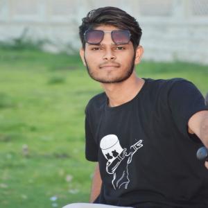 收聽Meenawati King的Nikki Ladla Ko Birthday (feat. Mahendra Bandha)歌詞歌曲