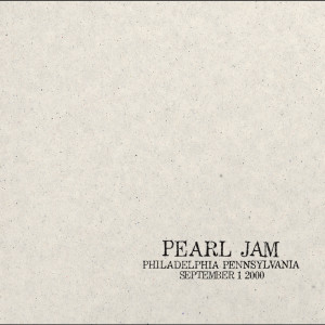 ดาวน์โหลดและฟังเพลง Light Years (Live) พร้อมเนื้อเพลงจาก Pearl Jam