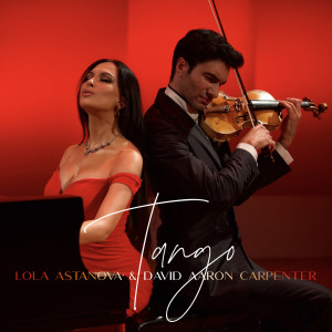 Dengarkan lagu Tango nyanyian Lola Astanova dengan lirik
