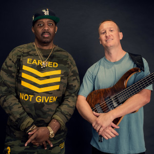 收聽Erick Sermon的Music (Bass & Bars Edition|Explicit)歌詞歌曲