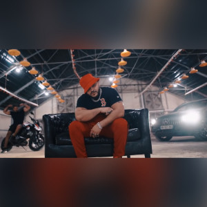 Dengarkan Heavyweight (Explicit) lagu dari Trap King dengan lirik