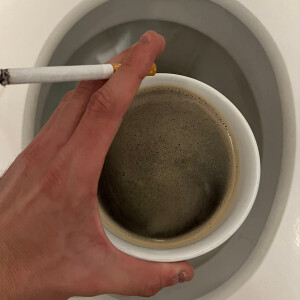 Dengarkan lagu Kaffee Und Kippe (Explicit) nyanyian Lulo dengan lirik