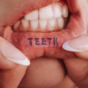 Jared Krumm的專輯TEETH