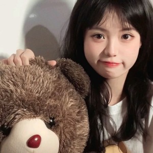 Dengarkan lagu 花谢忽如雪 nyanyian 枫宇辰 dengan lirik