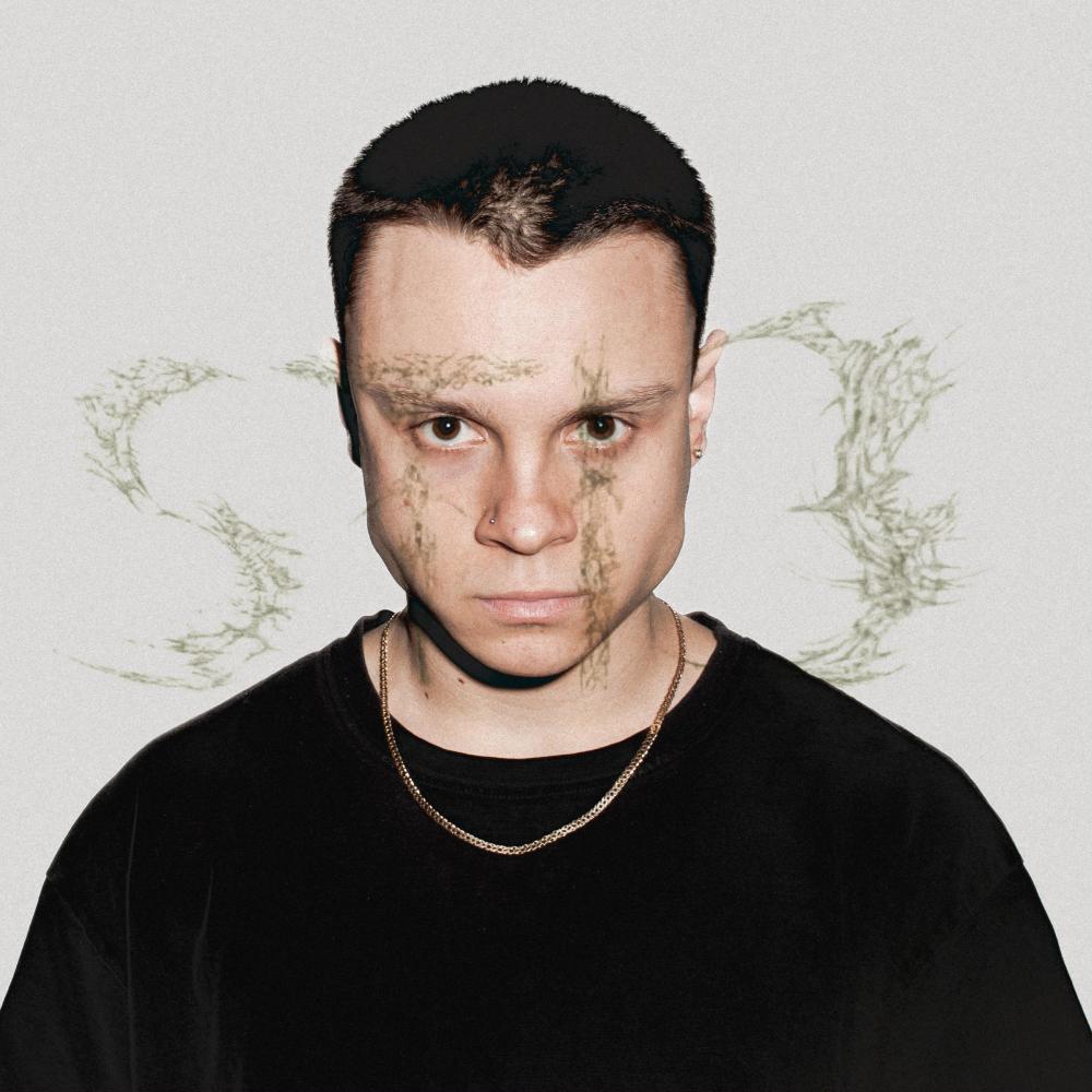 INSOMNIAC ESSENTIAL (feat. Reap3r)