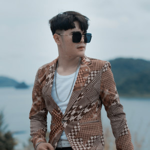 Dengarkan lagu Ingat Aku Jika Kau Luka nyanyian Maulana Wijaya dengan lirik