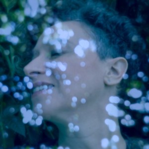 ดาวน์โหลดและฟังเพลง Samsara พร้อมเนื้อเพลงจาก Katia B