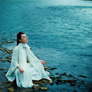 ดาวน์โหลดและฟังเพลง Lai Zhe Mo Jie พร้อมเนื้อเพลงจาก 萨顶顶