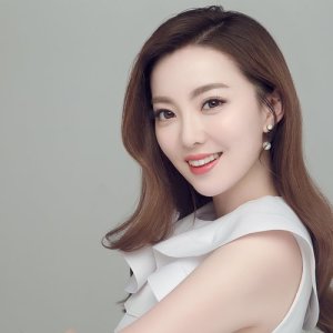 Listen to Happy New Year song with lyrics from 余声
