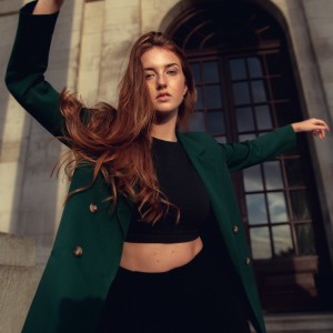 Dengarkan Tak Ingin Usai lagu dari SI KEMBAR dengan lirik