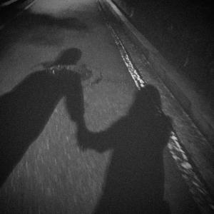 ดาวน์โหลดและฟังเพลง Not Alone พร้อมเนื้อเพลงจาก Ádrikk