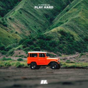Listen to Play Hard song with lyrics from Tinorio