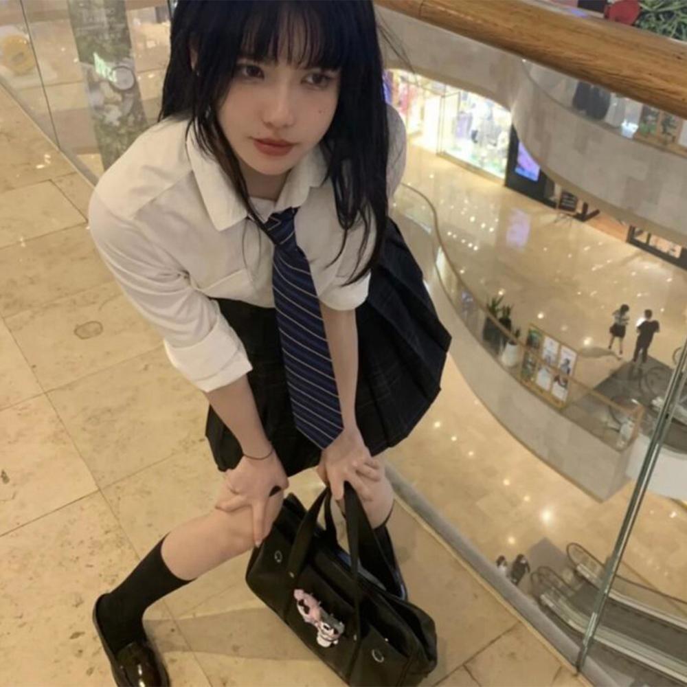 bad girl (feat. IH8YXrden) (Explicit)