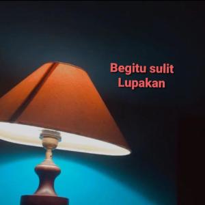 Dengarkan Begitu Sulit Lupakan lagu dari Akusty2 dengan lirik