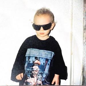 收聽Lida的Новая рок звезда (Explicit)歌詞歌曲