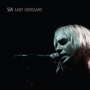 ดาวน์โหลดและฟังเพลง Distractions (Live) พร้อมเนื้อเพลงจาก Sia