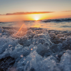 ดาวน์โหลดและฟังเพลง Relief พร้อมเนื้อเพลงจาก Coastal Sounds