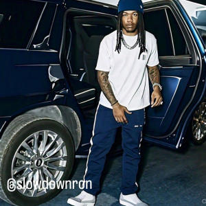 收聽slowdownron的2+2 Fast (feat. Iluvbani & Jumanji) (Explicit)歌詞歌曲