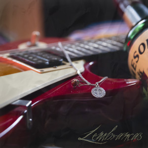 ดาวน์โหลดและฟังเพลง Lembranças พร้อมเนื้อเพลงจาก AKA Russo