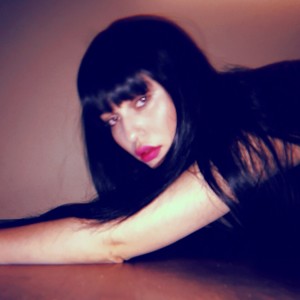 Listen to Почти тебя убила song with lyrics from Sovsem dikaya