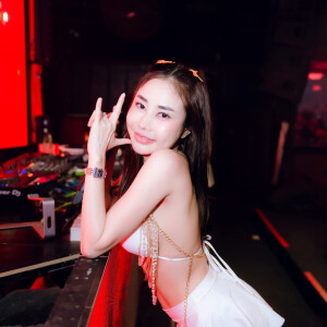 DJ Dugem Breakbeat Golden Crown Fullbass