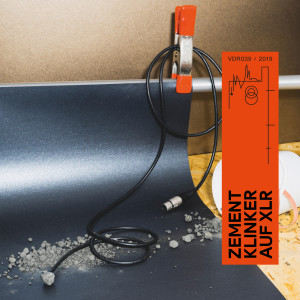 ดาวน์โหลดและฟังเพลง C2S (Black Annis Birli Remix) พร้อมเนื้อเพลงจาก Zement