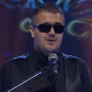 Listen to Asnje lajm song with lyrics from Uniku