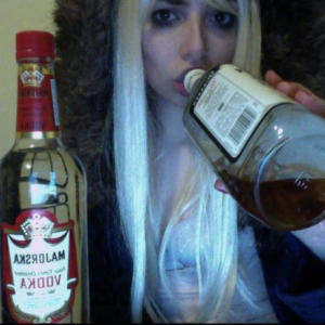 收聽4fourty8的take her with us (feat. kkslyder) (Explicit)歌詞歌曲