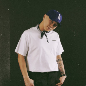 收聽Roockie的Юм Ярья歌詞歌曲