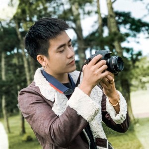 Listen to Anh Sẽ Giả Vờ song with lyrics from Đường Hưng