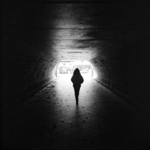 Dengarkan lagu Cinta Dua Dunia nyanyian puji dengan lirik