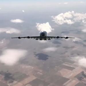 收聽Fee的Fly Far Away歌詞歌曲