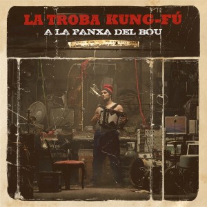 ดาวน์โหลดและฟังเพลง Subway Walk พร้อมเนื้อเพลงจาก La Troba Kung-F