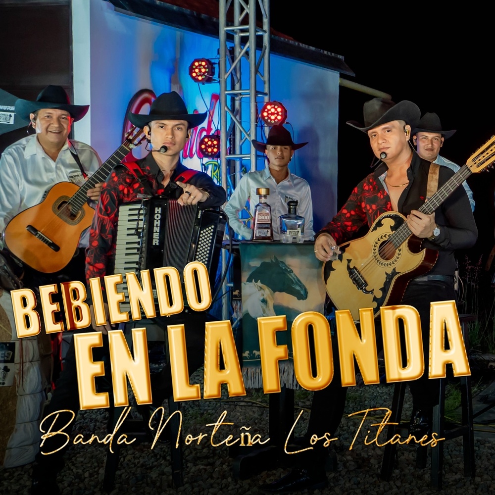 Bebiendo en la fonda