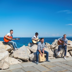 收聽Zvita Feltna的V Dobrem Starem Piranu (Harmonika Remix)歌詞歌曲