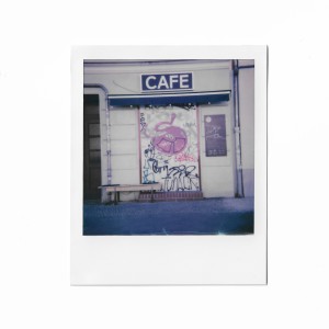 收聽Wun Two的Cafe歌詞歌曲