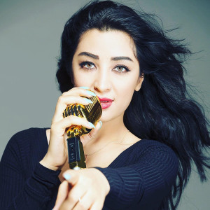 Dengarkan Mast Remix lagu dari Ghezaal Enayat dengan lirik