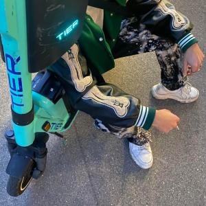 ดาวน์โหลดและฟังเพลง 1A (feat. Yoel) พร้อมเนื้อเพลงจาก 2kmafia Archive