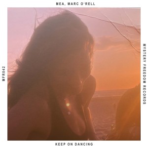 ดาวน์โหลดและฟังเพลง Keep on Dancing (Radio Mix) พร้อมเนื้อเพลงจาก Mea