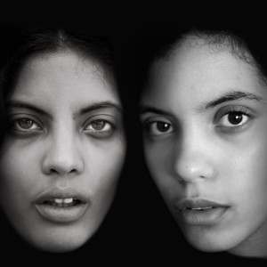 ดาวน์โหลดและฟังเพลง Mama Says พร้อมเนื้อเพลงจาก Ibeyi