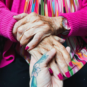 ดาวน์โหลดและฟังเพลง Amama พร้อมเนื้อเพลงจาก Haizea