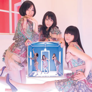 ดาวน์โหลดและฟังเพลง One Room Disco พร้อมเนื้อเพลงจาก Perfume