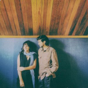 ดาวน์โหลดและฟังเพลง Me Hacías Falta Tú พร้อมเนื้อเพลงจาก Reno Rojas