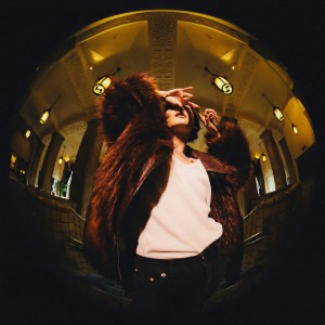 收聽向井太一的Fever歌詞歌曲