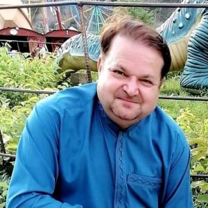 Listen to Zra Me Rata Bia Lewane Shwe De song with lyrics from Shoukat Mehmood