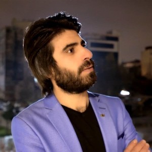 收聽Ayaz的Sarhoşum歌詞歌曲